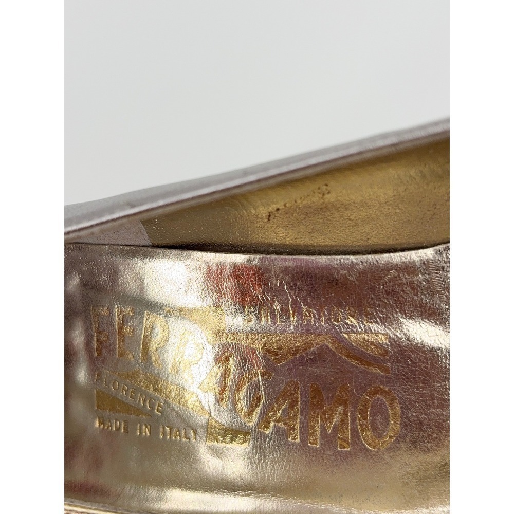 B5 Salvatore Ferragamo Two Tone Leather Pumps 7.5 Gold Silver Metallic Y2K - Picture 12 of 14